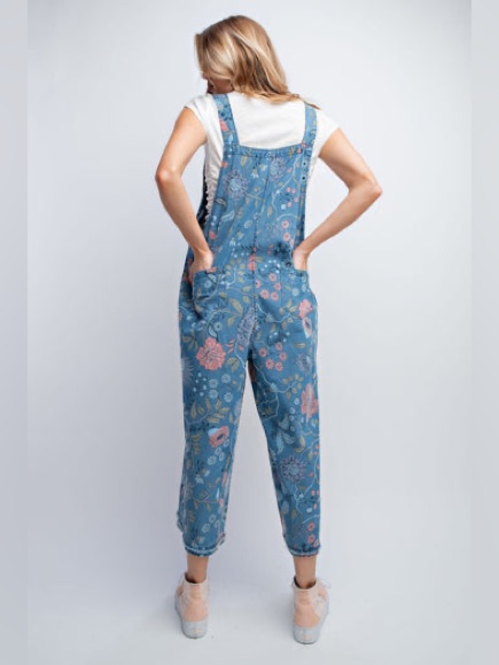 NEW Easel Oversized Floral Print Denim Overall Jumpsuit Washed Denim Size Large - Picture 3 of 11